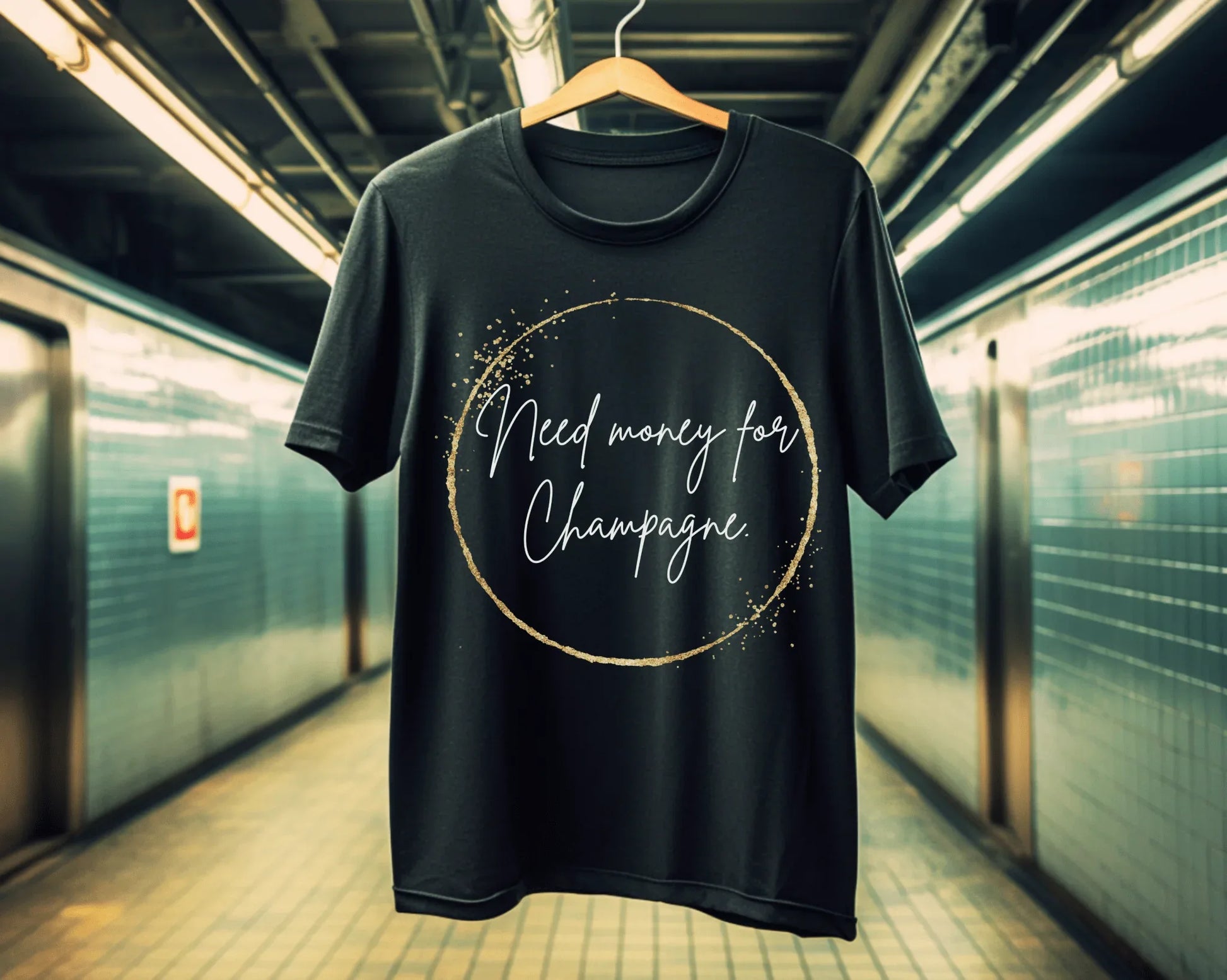 Bubbly on a Budget | black | Unisex - T-Shirt