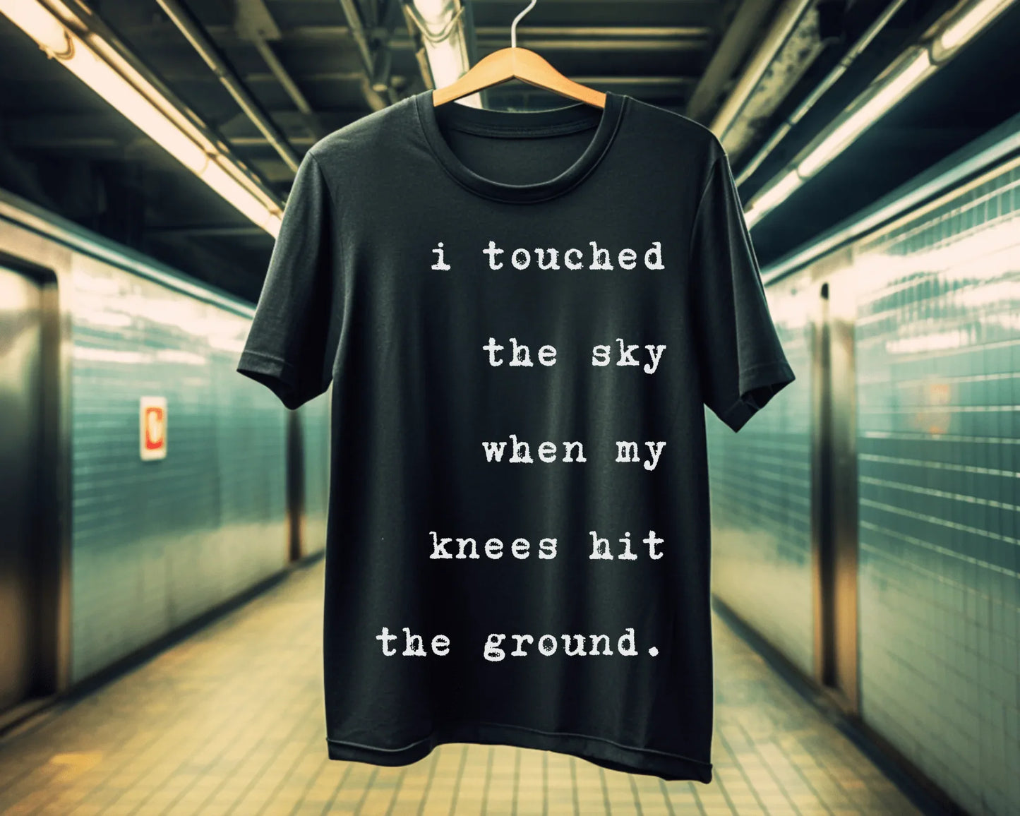 From Knees to Clouds | black | Unisex - T-Shirt