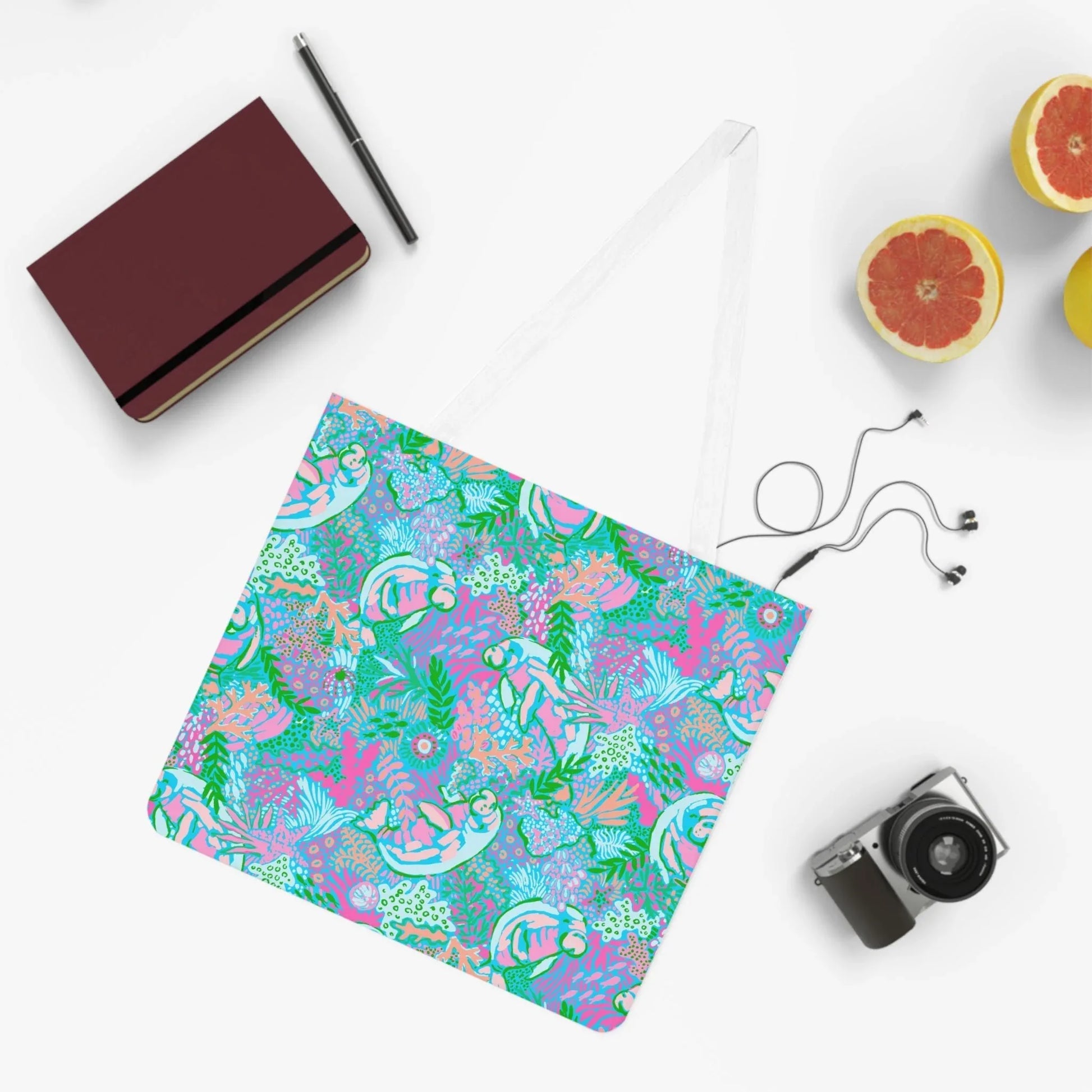 Manatee Paradise Tote Bag - One size / White - Bags