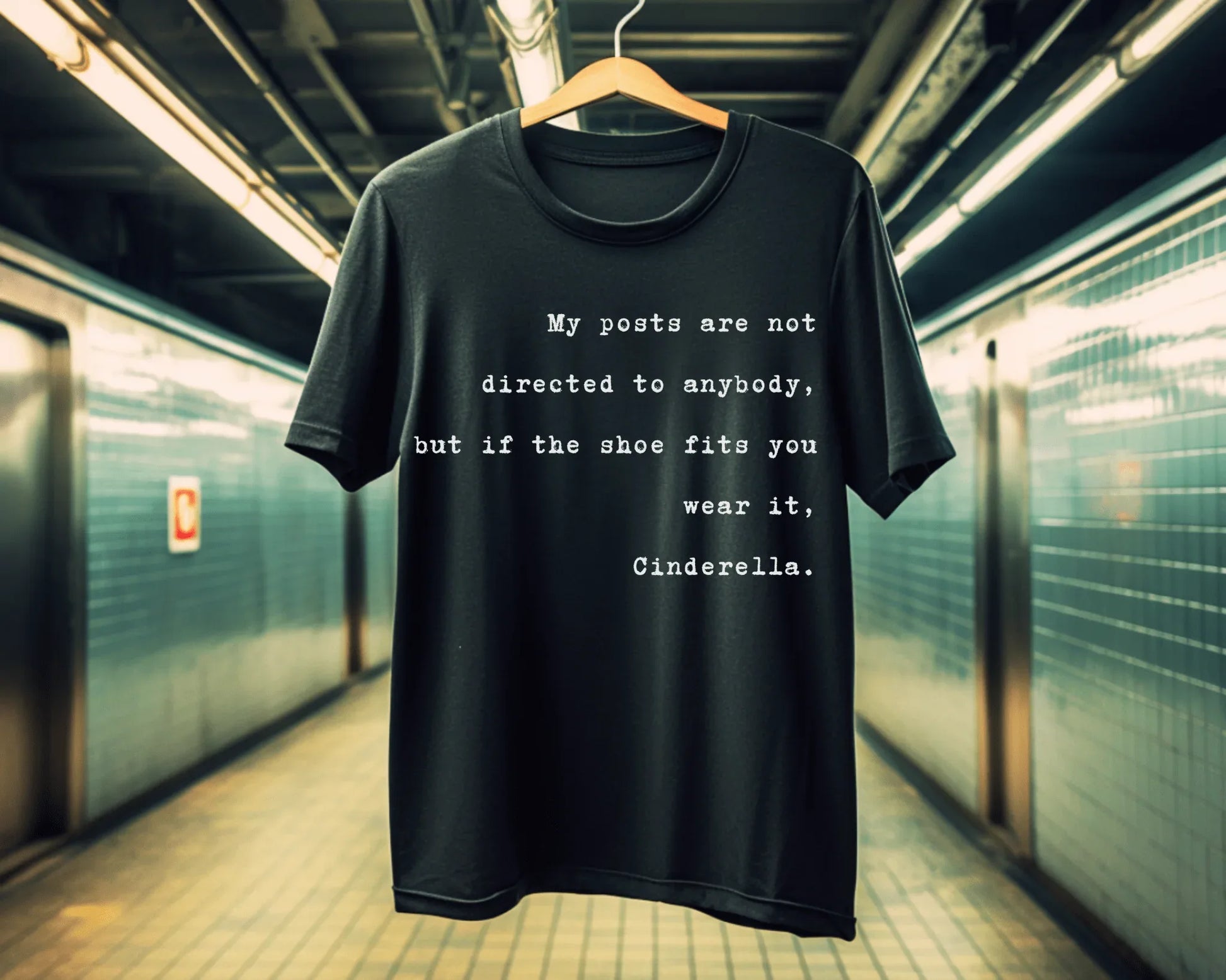 Own Your Crown | black | Unisex - T-Shirt